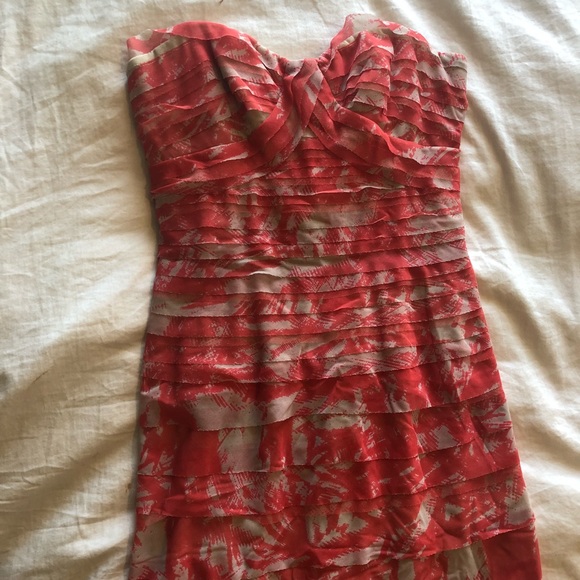 BCBG MAXAZARIA FITTED CORAL GOWN - Picture 4 of 7